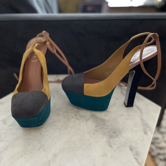 YSL size 9 suede platform tie up pumps - Picture 3 of 5
